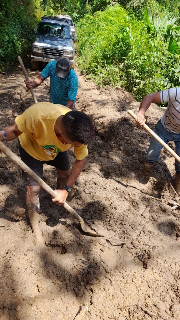 El corregimiento de Villa Germania arregla sus vías por su cuenta